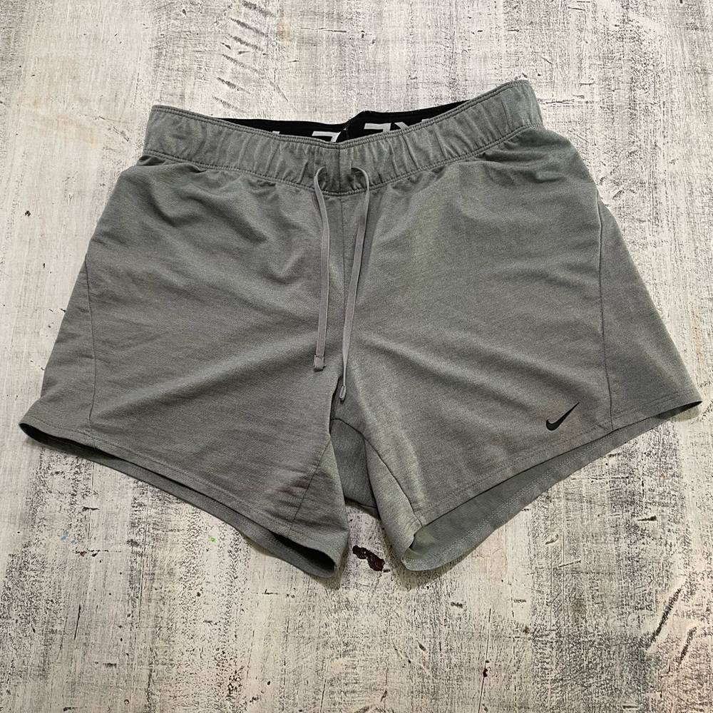 Nike Athletic Shorts Women’s Size Small